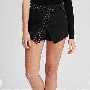 GUESS studded black short skirt skort size 2